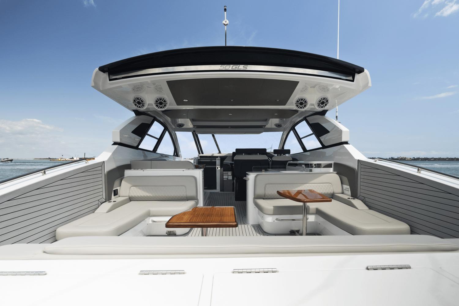 2025-cruisers-yachts-50-gls-outboard-power-9754114-976602561-0-100420251326-61