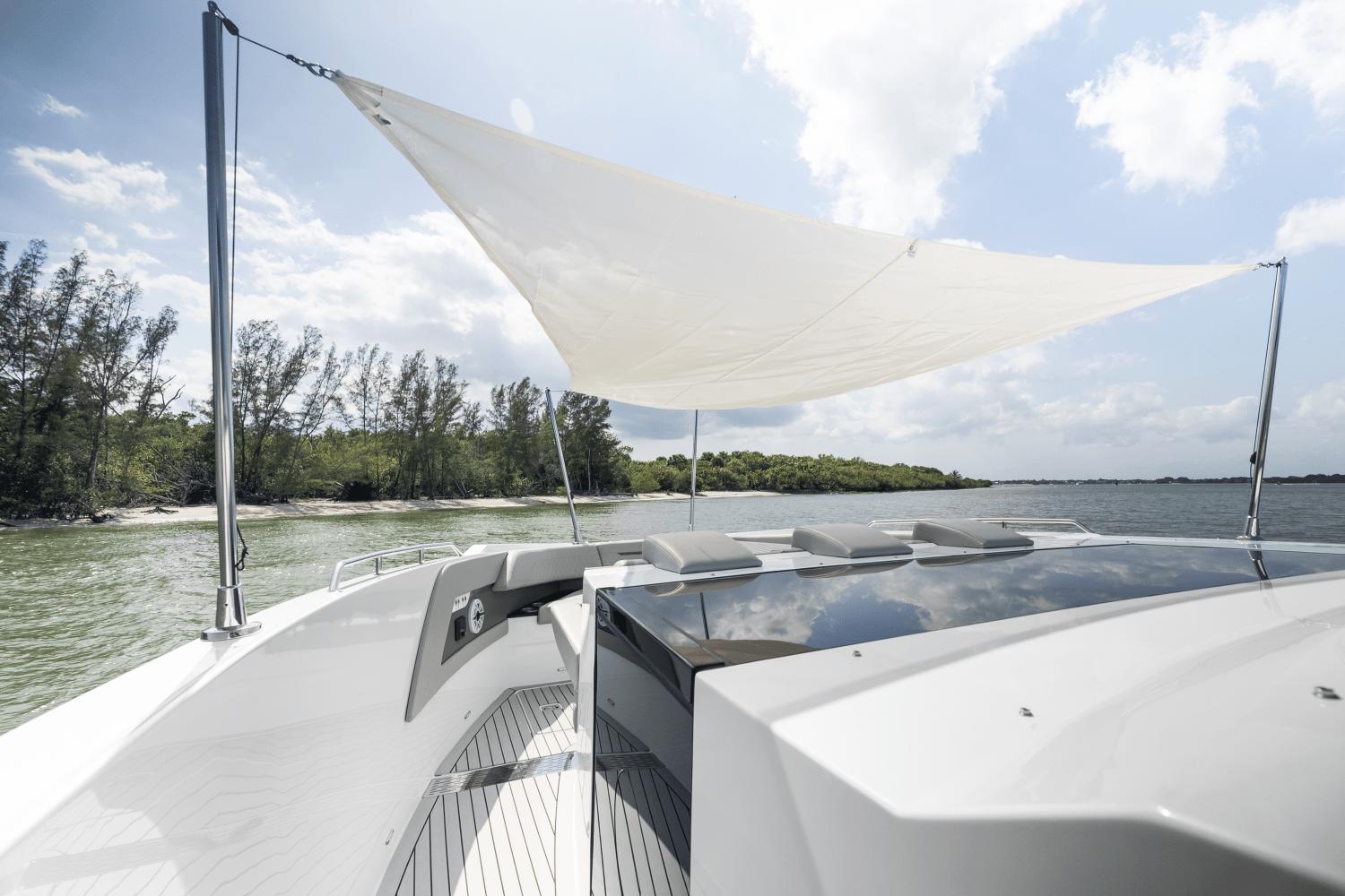 2025-cruisers-yachts-50-gls-outboard-power-9754114-976602584-0-100420251326-84