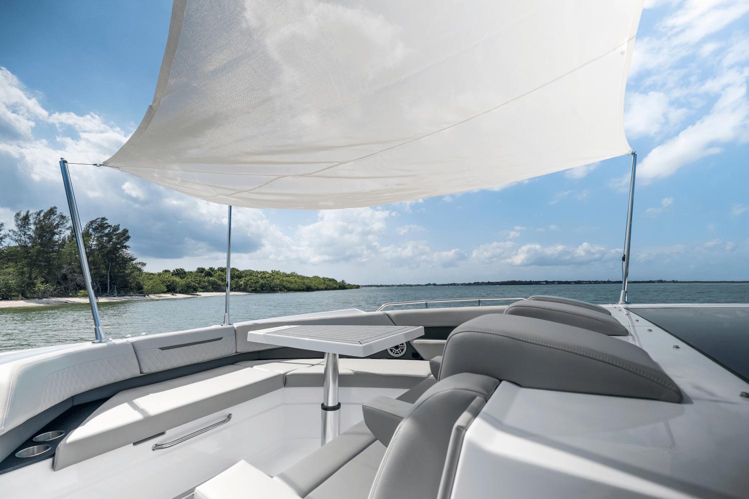 2025-cruisers-yachts-50-gls-outboard-power-9754114-976602585-0-100420251326-85