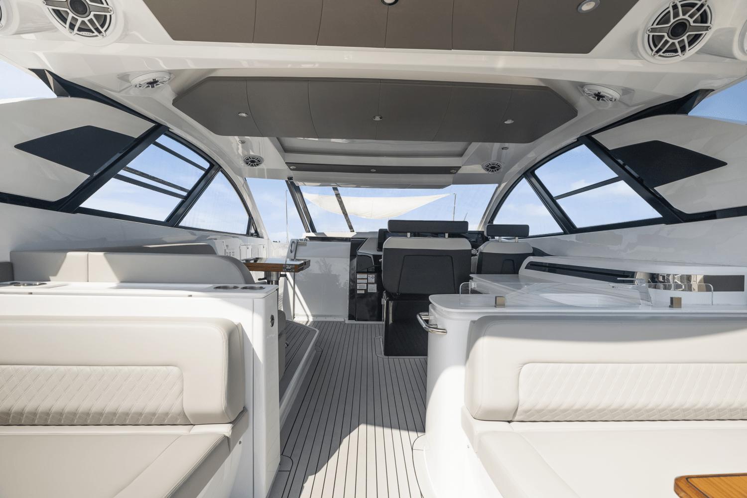2025-cruisers-yachts-50-gls-outboard-power-9754114-976602586-0-100420251326-86