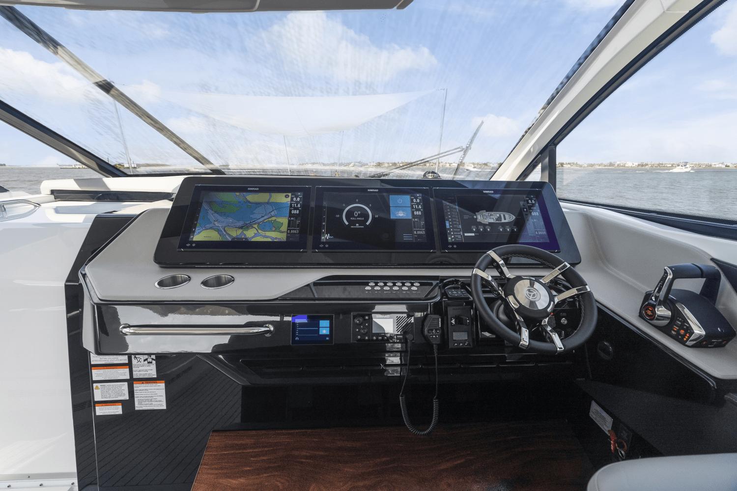 2025-cruisers-yachts-50-gls-outboard-power-9754114-976602598-0-100420251326-98