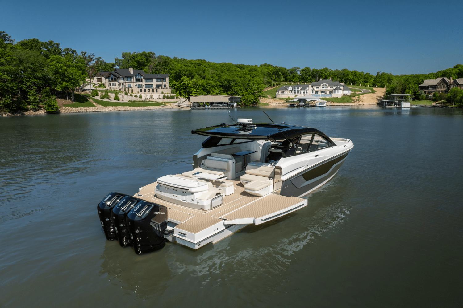 2025-cruisers-yachts-50-gls-outboard-power-9754114-978143601-0-120520251229-53