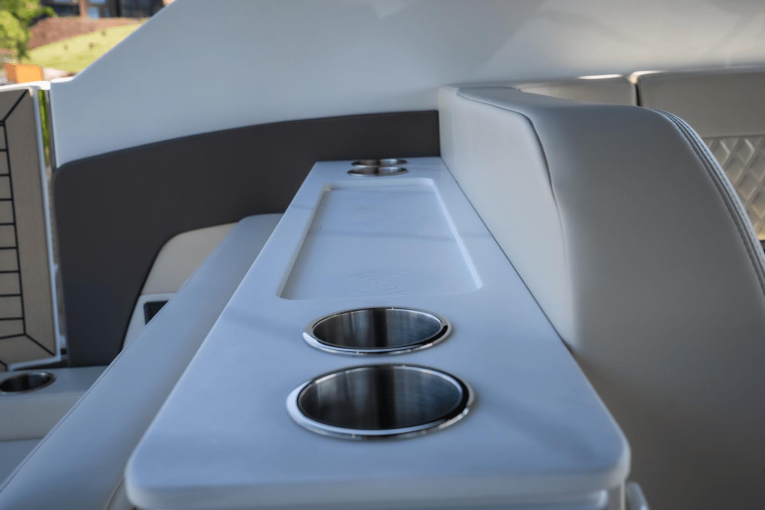 2025-cruisers-yachts-50-gls-outboard-power-9754114-978143619-0-120520251229-1