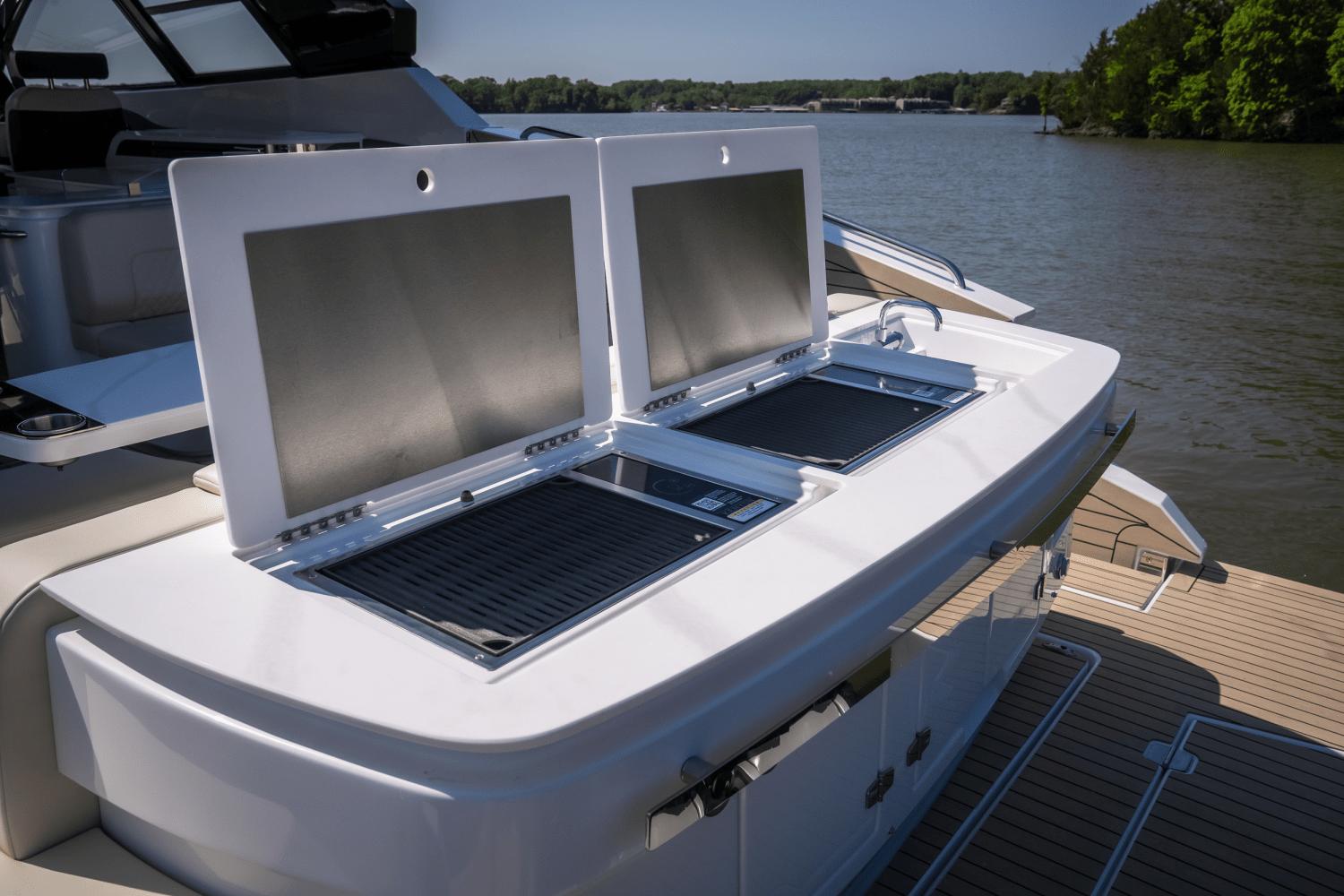 2025-cruisers-yachts-50-gls-outboard-power-9754114-978143625-0-120520251229-16