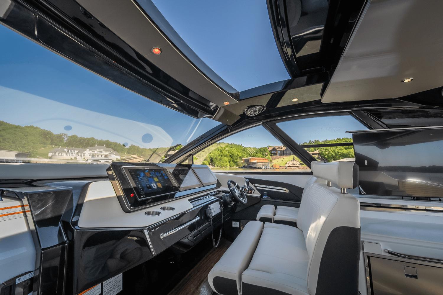 2025-cruisers-yachts-50-gls-outboard-power-9754114-978143630-0-120520251229-40