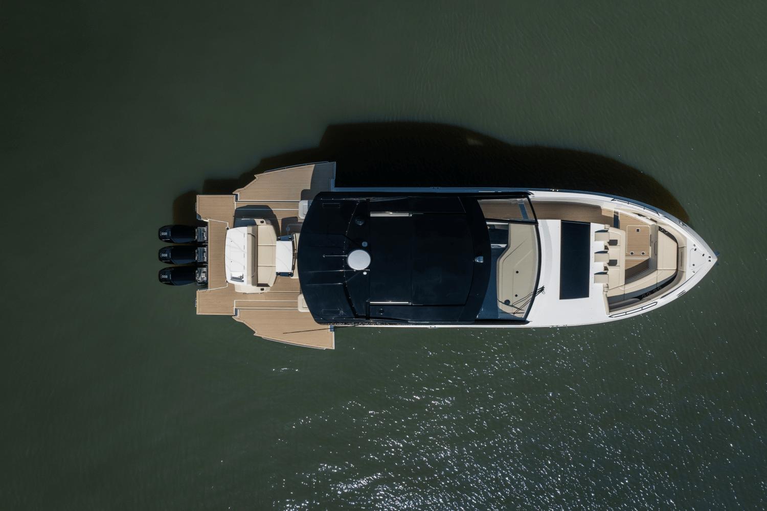 2025-cruisers-yachts-50-gls-outboard-power-9754114-978143633-0-120520251229-54