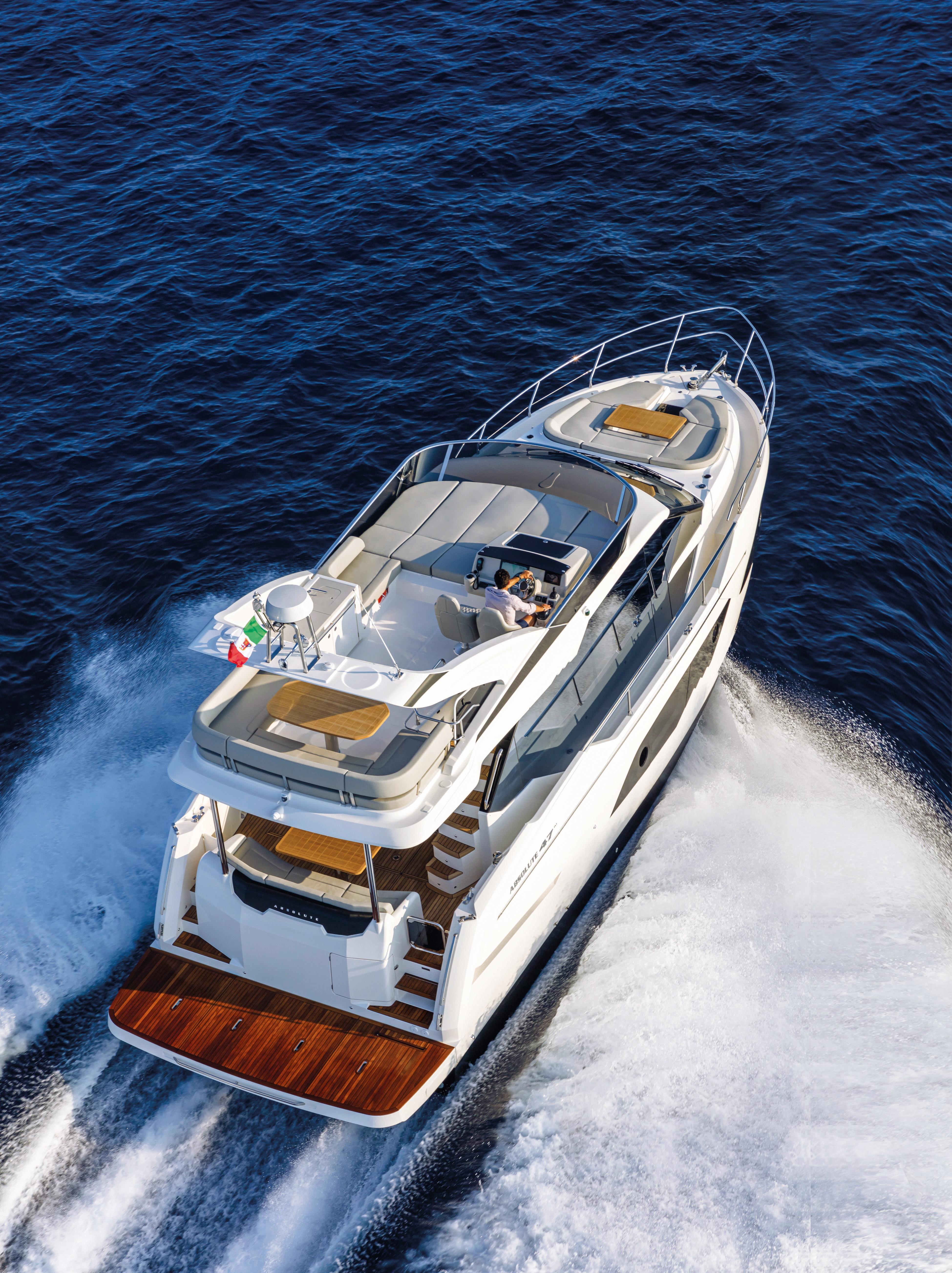 absolute yachts 47 fly price