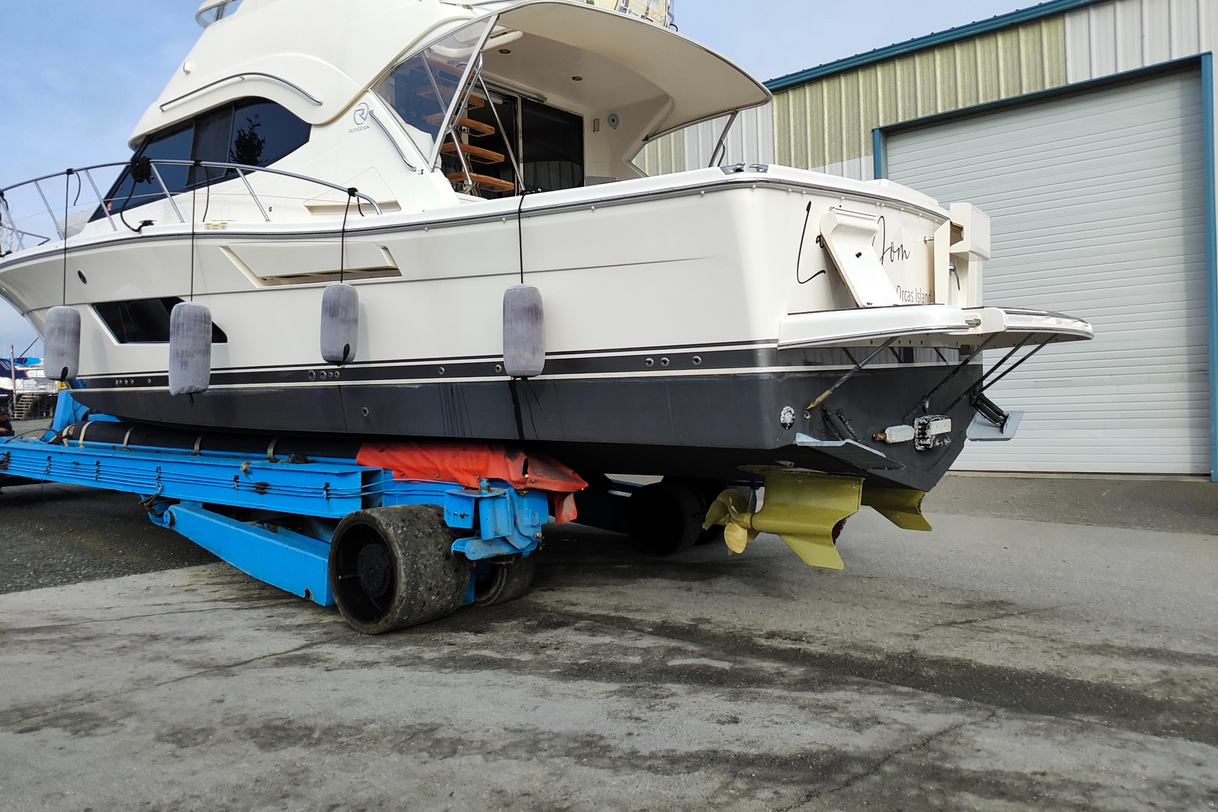 2017 Riviera 43 Flybridge #TBBA43057 inventory image at Sun Country Yachts, South Lake Union (Seattle)