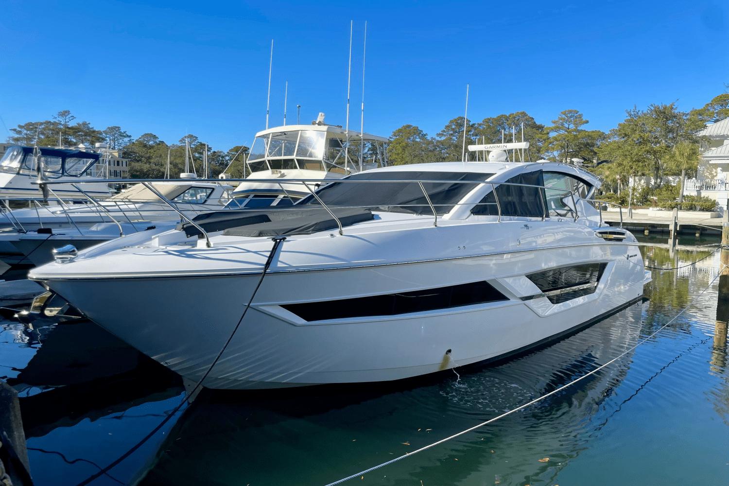 2023 Cruisers Yachts 46 Cantius0
