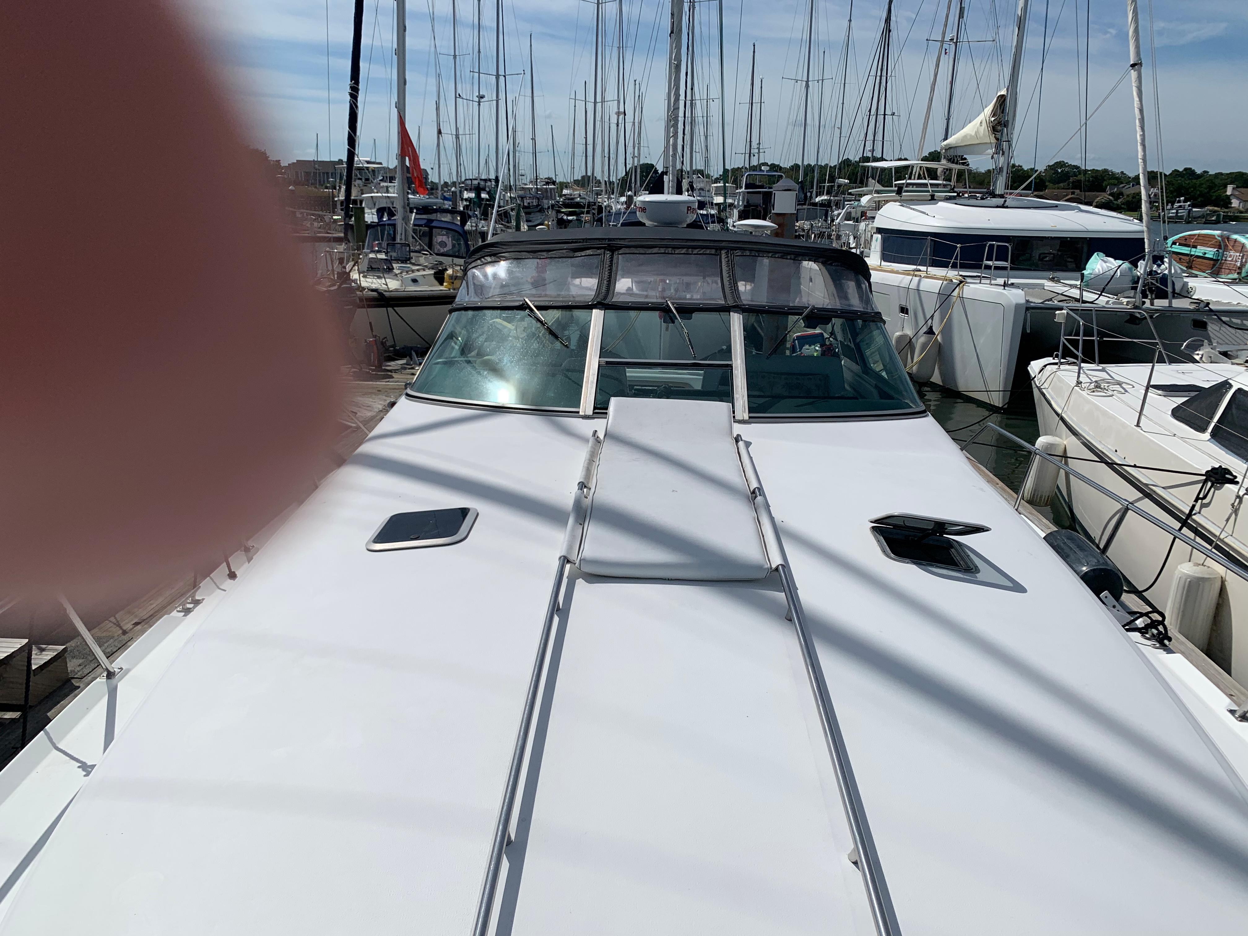 V 6539 BD Knot 10 Yacht Sales