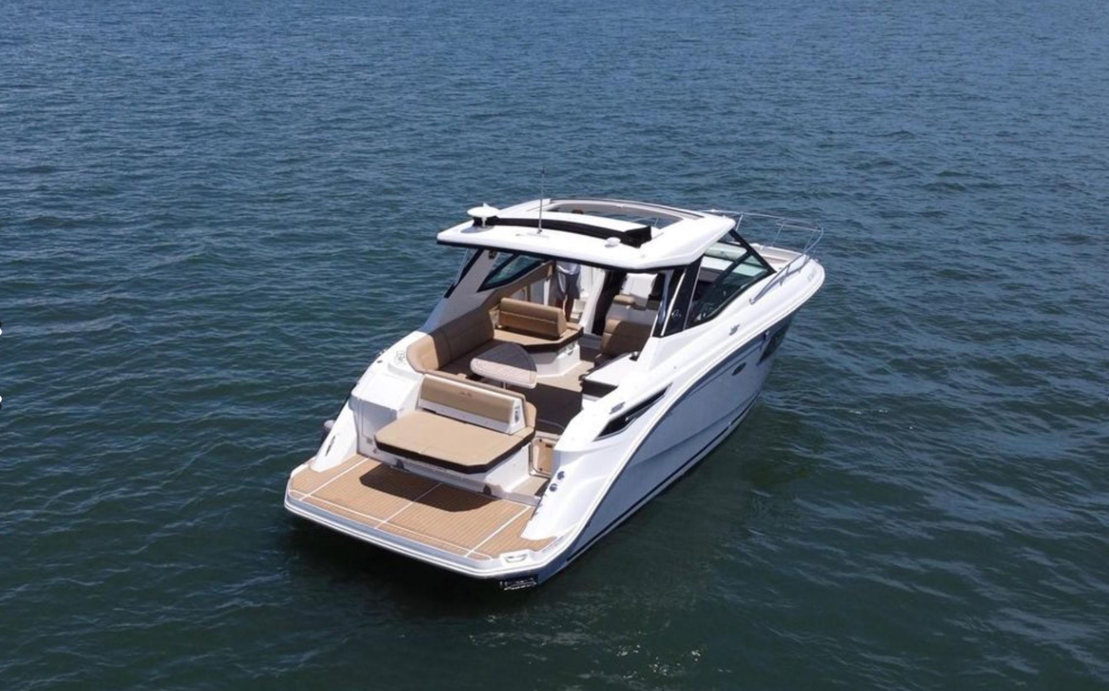 2019-sea-ray-sundancer-320-power-9504141-20240813045120044-1_XLARGE