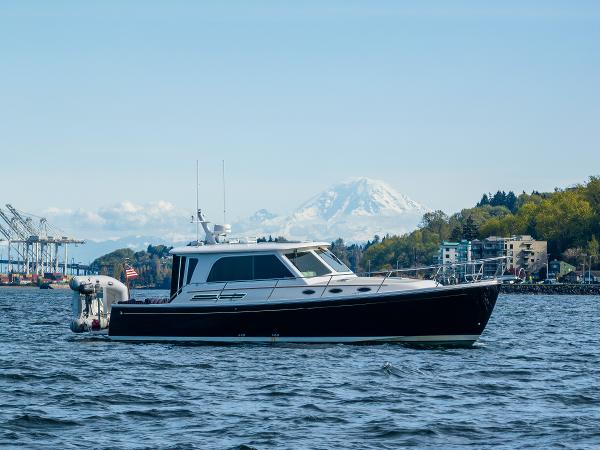 Photo of 2013 Back Cove 42'