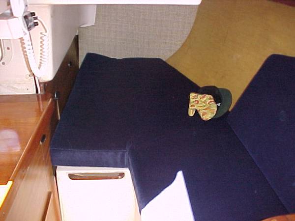 Aft Quarter Berth/Nav Station