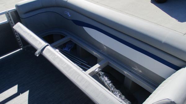 2021 Bennington boat for sale, model of the boat is 22 SS & Image # 36 of 46