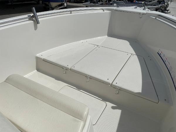 2006 Triton boat for sale, model of the boat is 2690 CC & Image # 27 of 28