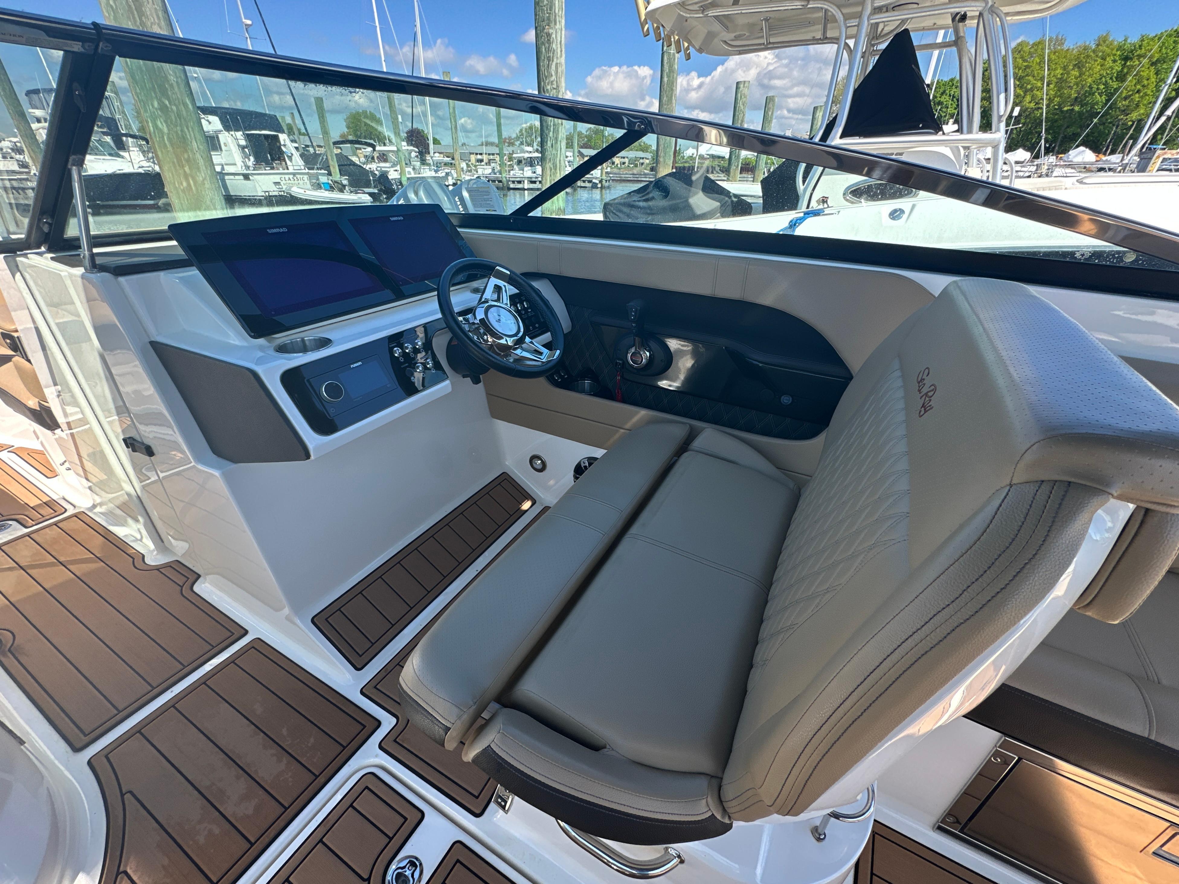 2019-sea-ray-slx-280-power-9784160-20250507090435947-1_XLARGE