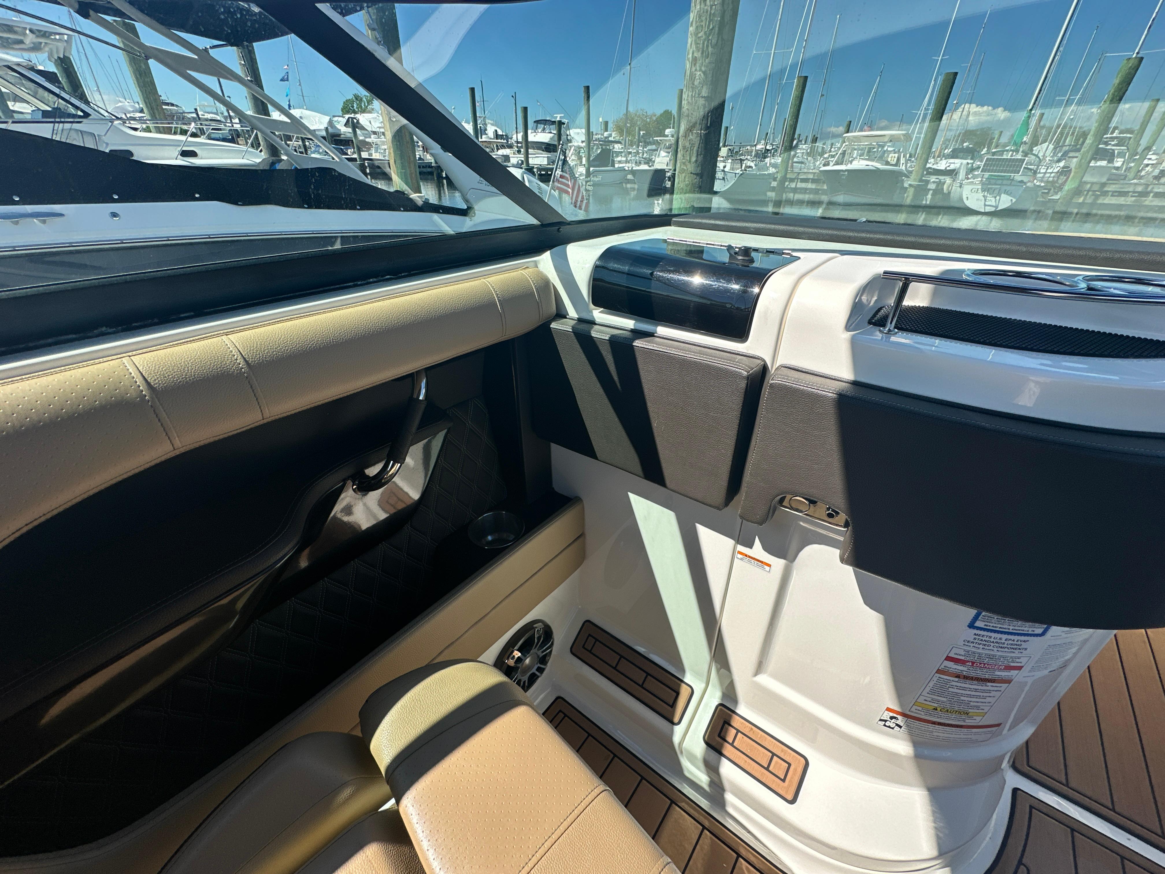 2019-sea-ray-slx-280-power-9784160-20250507090449002-1_XLARGE