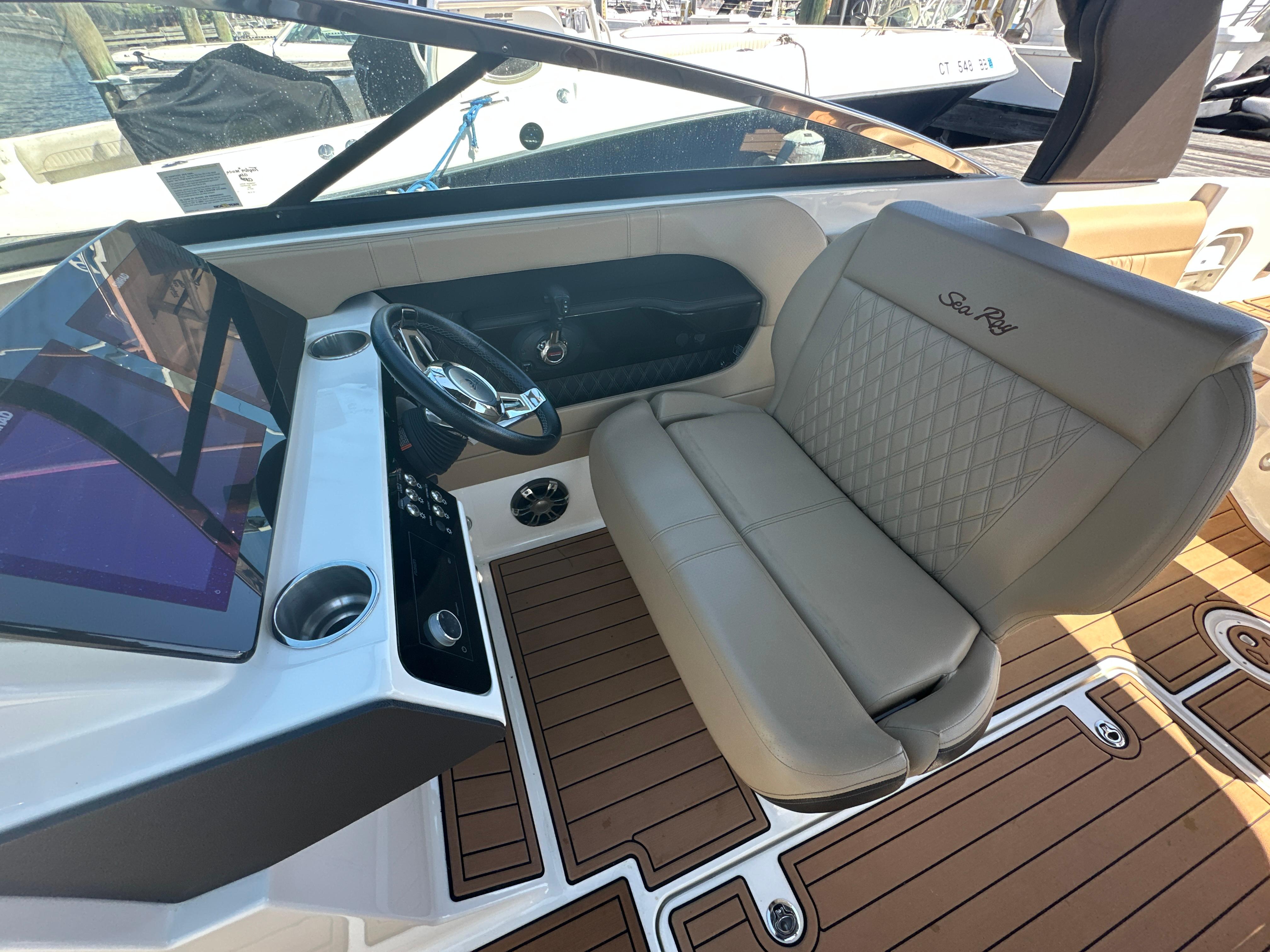 2019-sea-ray-slx-280-power-9784160-20250507090457943-1_XLARGE
