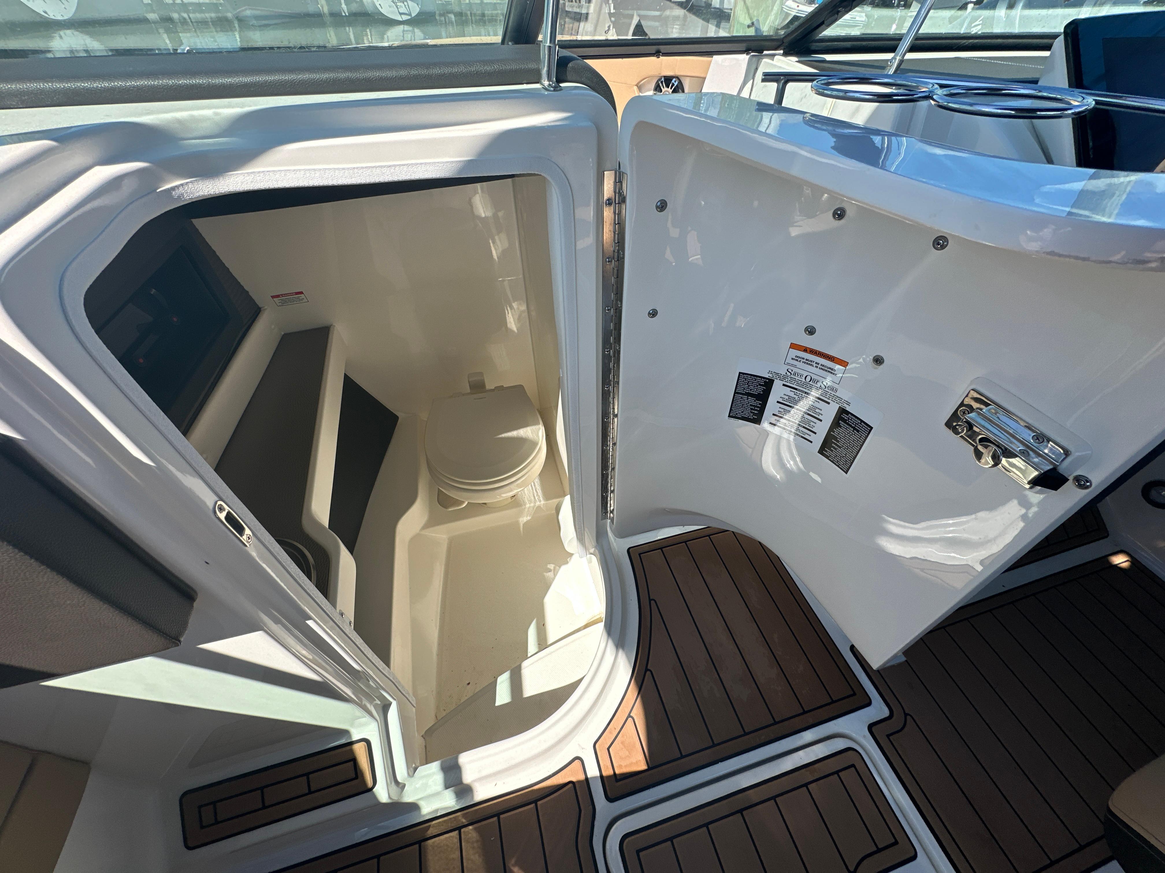 2019-sea-ray-slx-280-power-9784160-20250507090531112-1_XLARGE