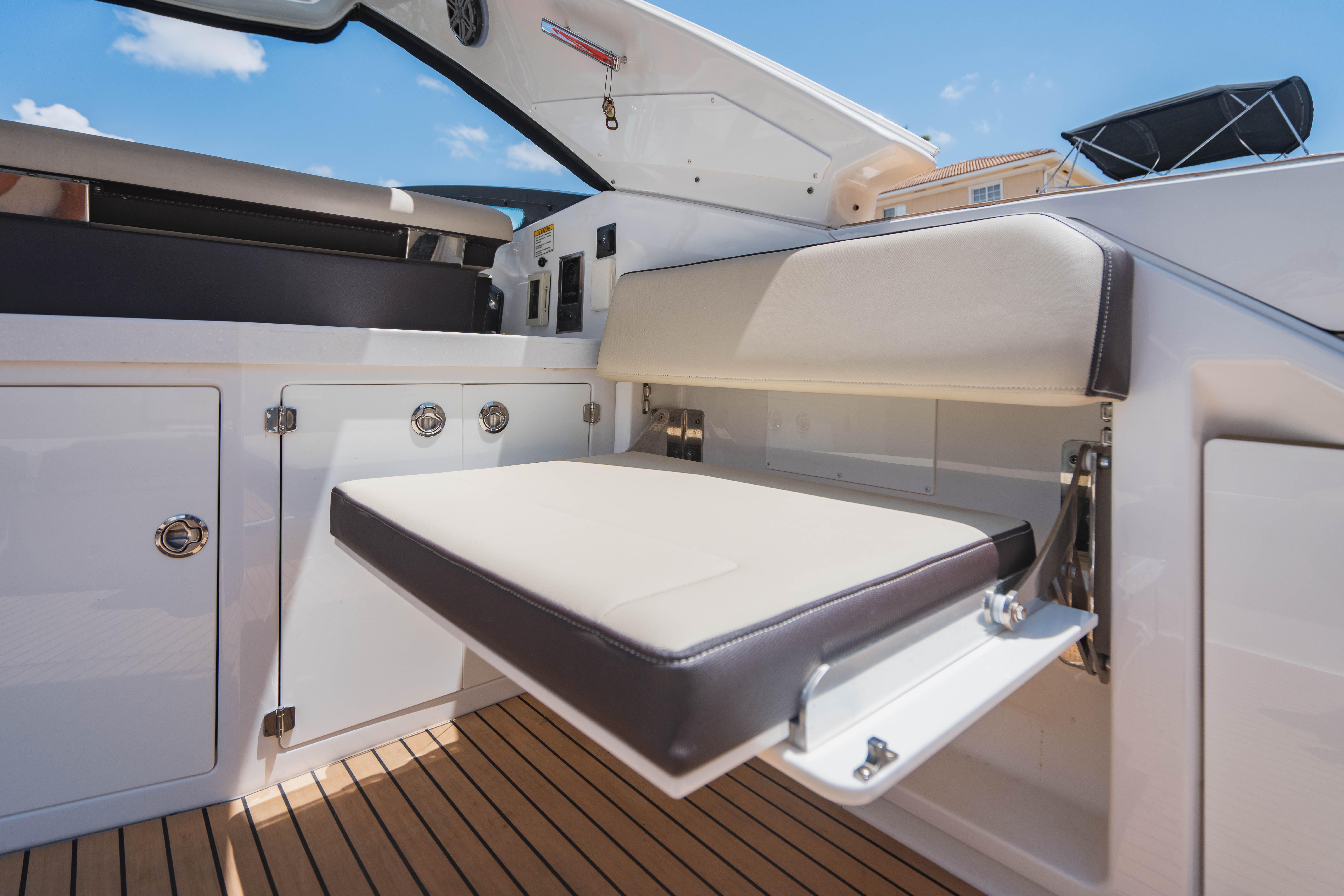 Monterey 37 Silver Lining - Aft Deck seating