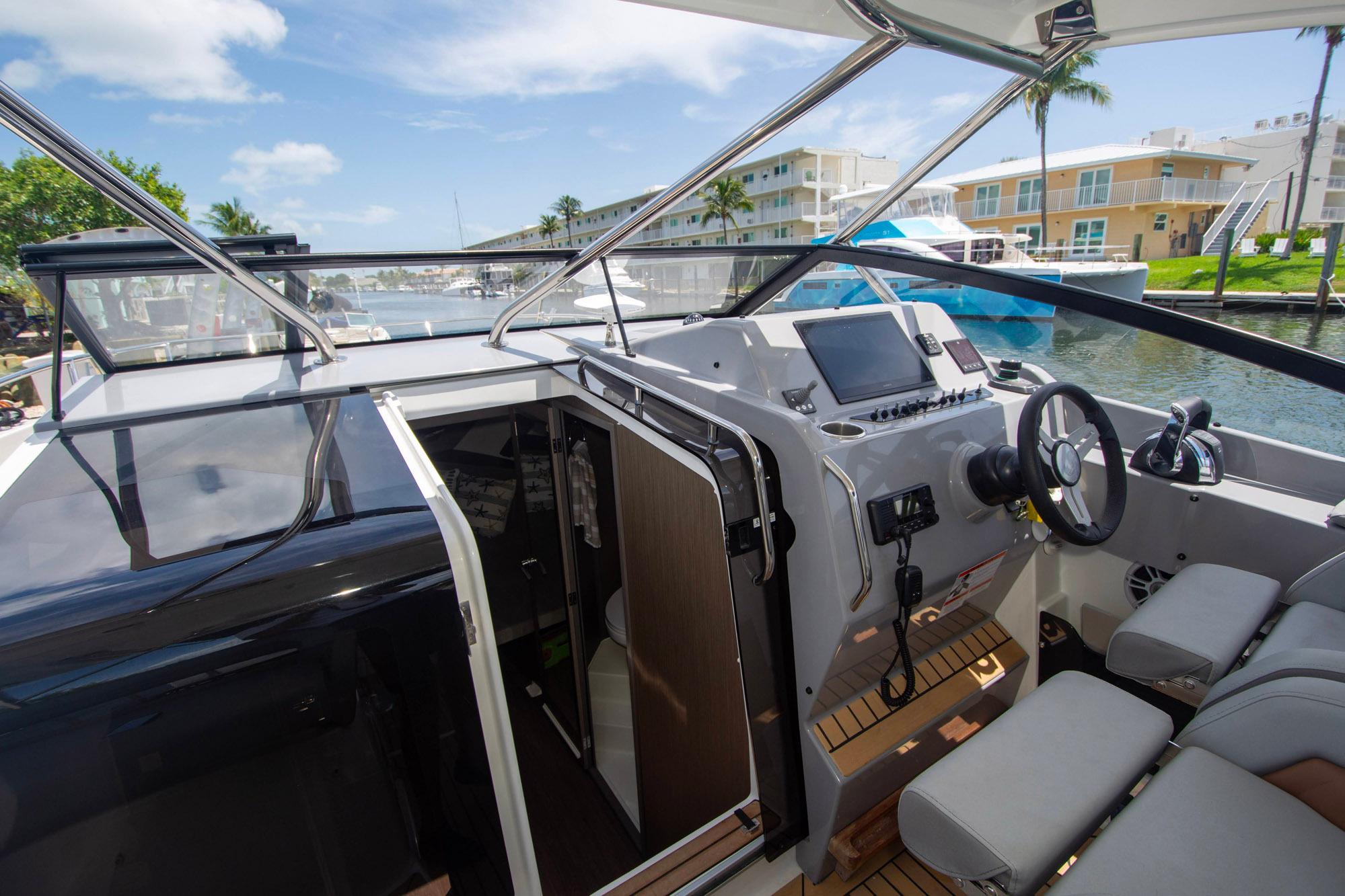 Yacht Photos Pics