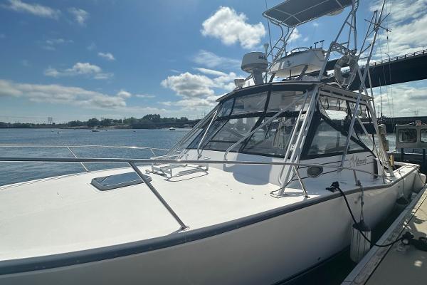 32' Albemarle 320 Express Fisherman