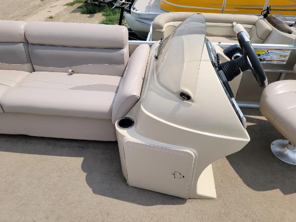 2014 Godfrey Pontoon boat for sale, model of the boat is Sweetwater 2286 & Image # 16 of 18