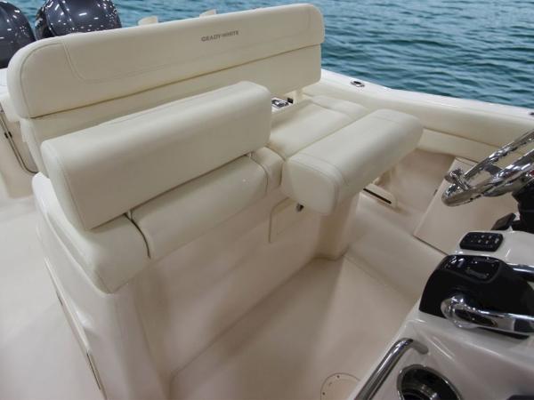 2022 Grady-White boat for sale, model of the boat is Canyon 271 & Image # 6 of 24
