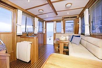 Salon aft view