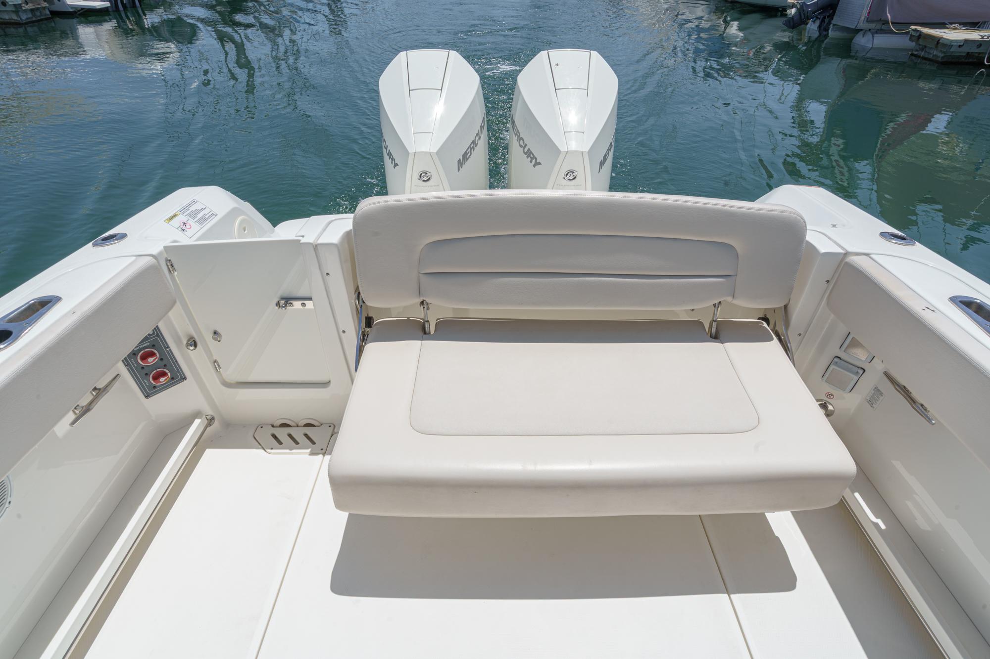 2019 Boston Whaler 270 Vantage #TBRM2431D inventory image at Sun Country Marine Group, San Diego Harbor Island 2019 Boston Whaler 270 Vantage #TBRM2431D inventory image at Sun Country Marine Group, San Diego Harbor Island
