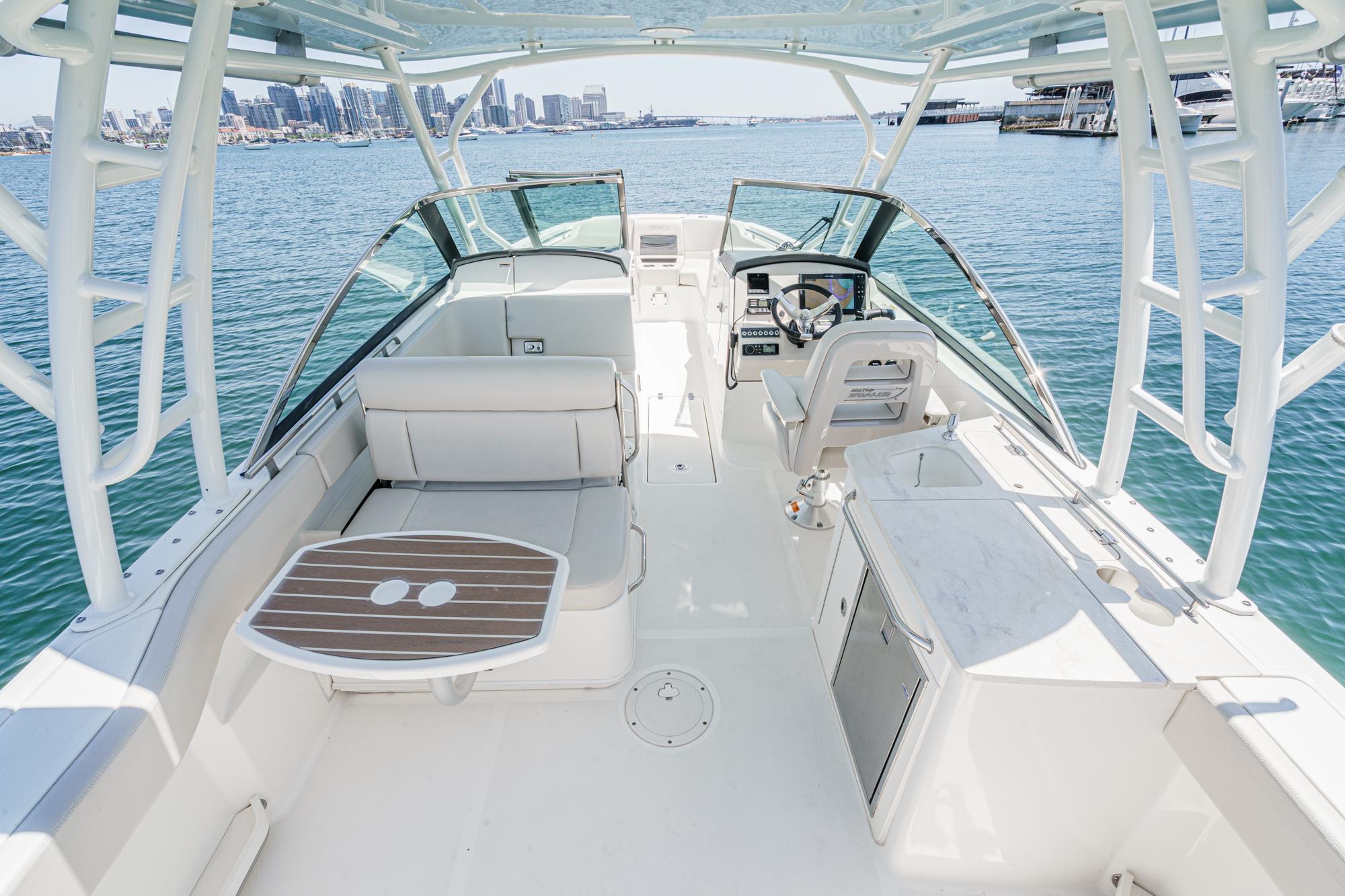 2019 Boston Whaler 270 Vantage #TBRM2431D inventory image at Sun Country Marine Group, San Diego Harbor Island 2019 Boston Whaler 270 Vantage #TBRM2431D inventory image at Sun Country Marine Group, San Diego Harbor Island