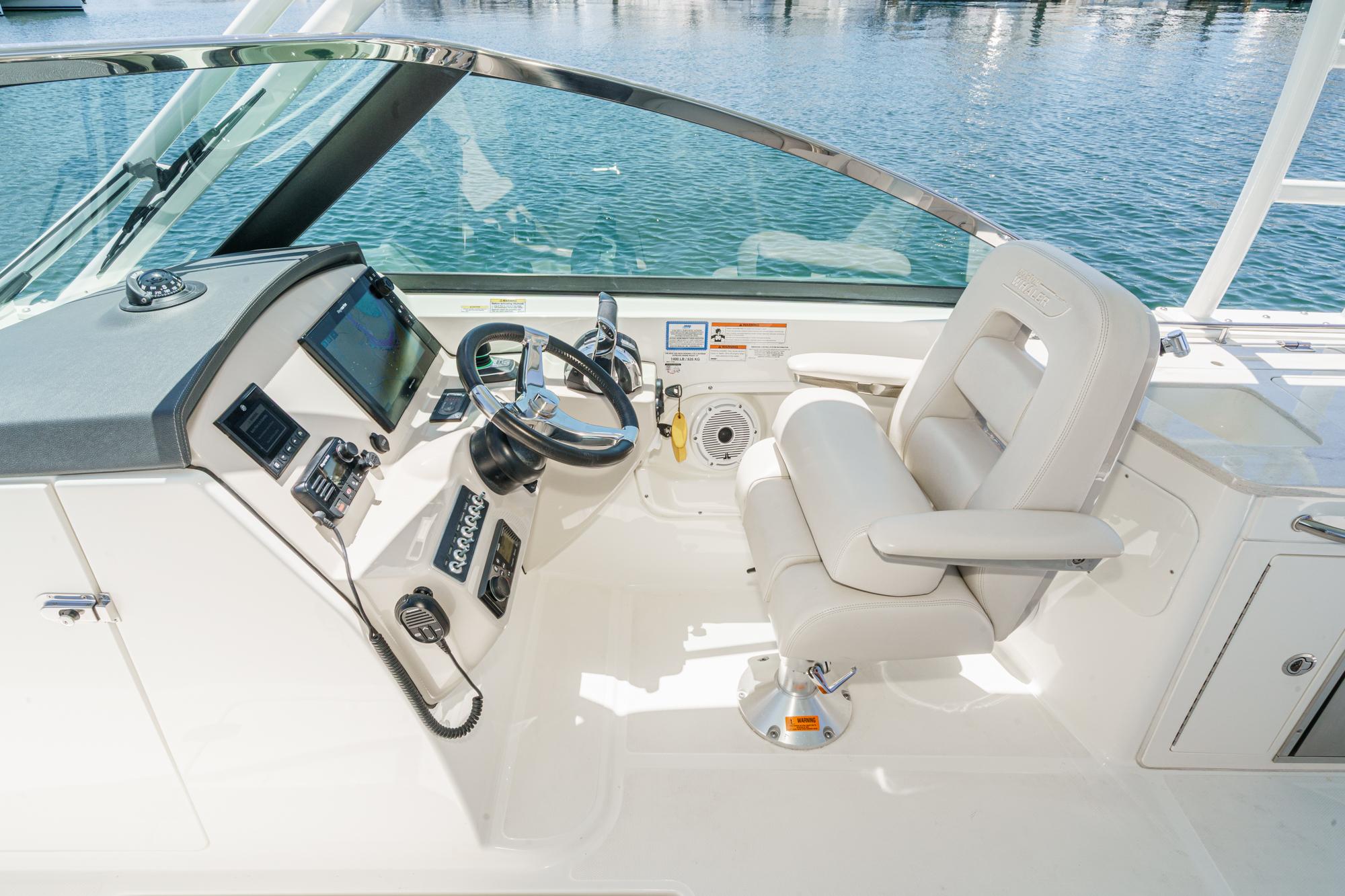 2019 Boston Whaler 270 Vantage #TBRM2431D inventory image at Sun Country Marine Group, San Diego Harbor Island 2019 Boston Whaler 270 Vantage #TBRM2431D inventory image at Sun Country Marine Group, San Diego Harbor Island