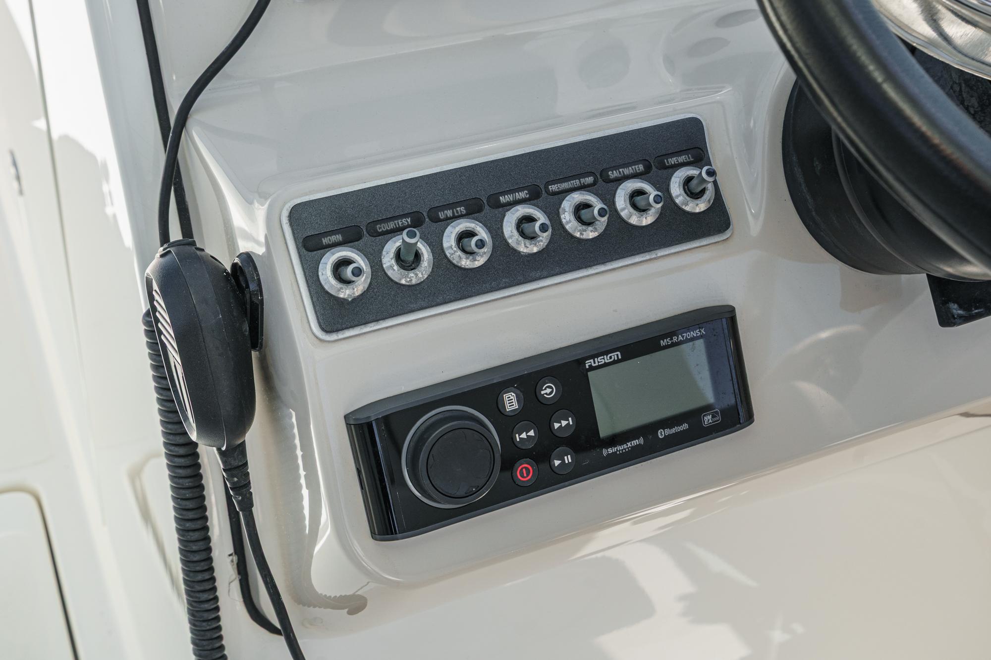 2019 Boston Whaler 270 Vantage #TBRM2431D inventory image at Sun Country Marine Group, San Diego Harbor Island 2019 Boston Whaler 270 Vantage #TBRM2431D inventory image at Sun Country Marine Group, San Diego Harbor Island