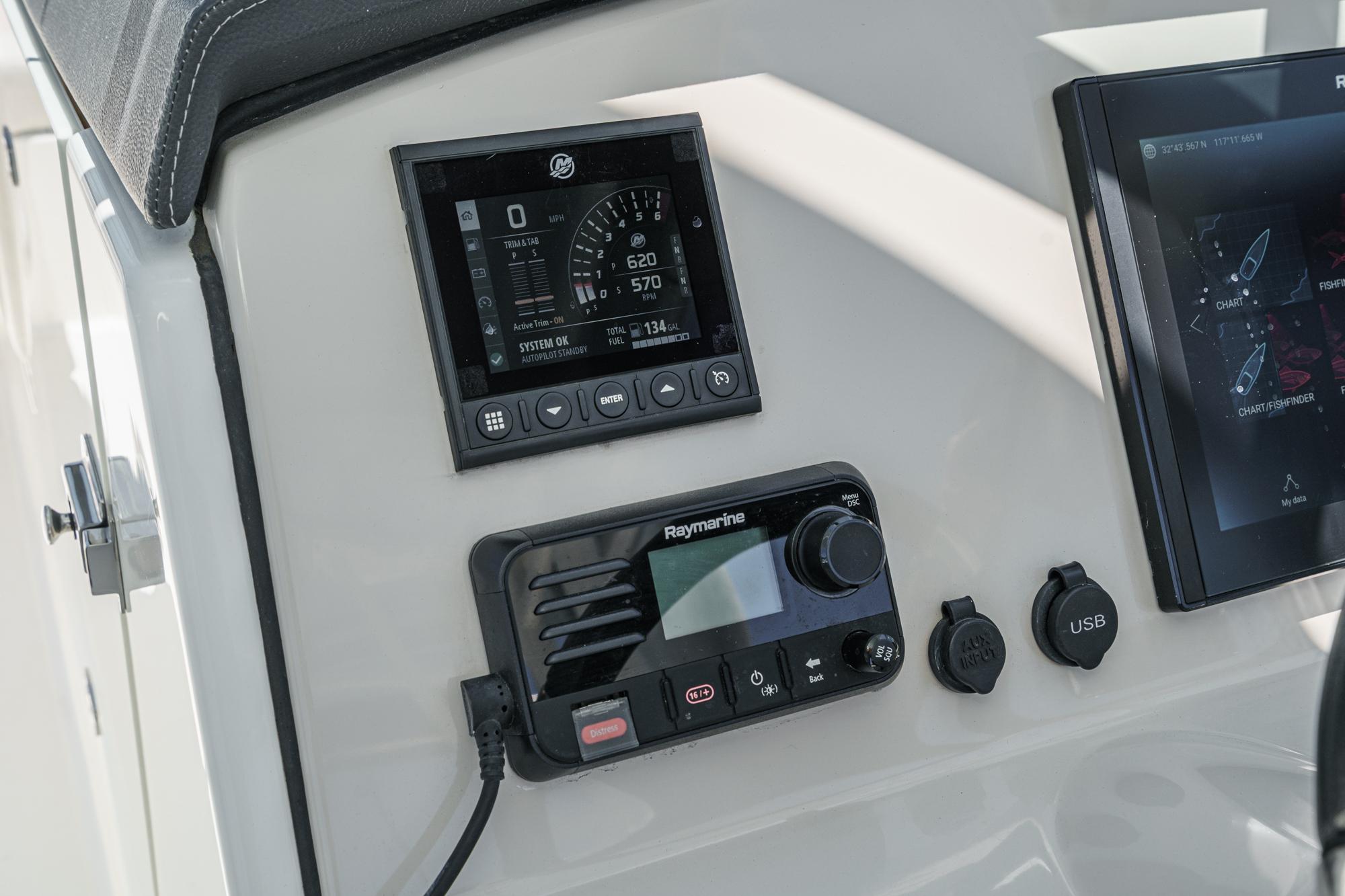 2019 Boston Whaler 270 Vantage #TBRM2431D inventory image at Sun Country Marine Group, San Diego Harbor Island 2019 Boston Whaler 270 Vantage #TBRM2431D inventory image at Sun Country Marine Group, San Diego Harbor Island