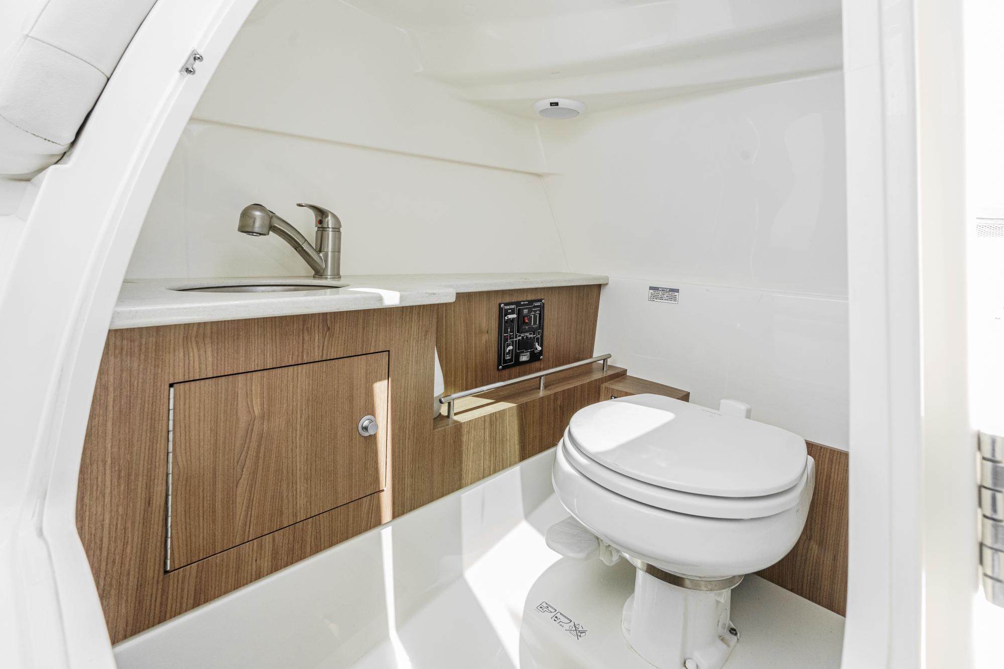 2019 Boston Whaler 270 Vantage #TBRM2431D inventory image at Sun Country Marine Group, San Diego Harbor Island 2019 Boston Whaler 270 Vantage #TBRM2431D inventory image at Sun Country Marine Group, San Diego Harbor Island