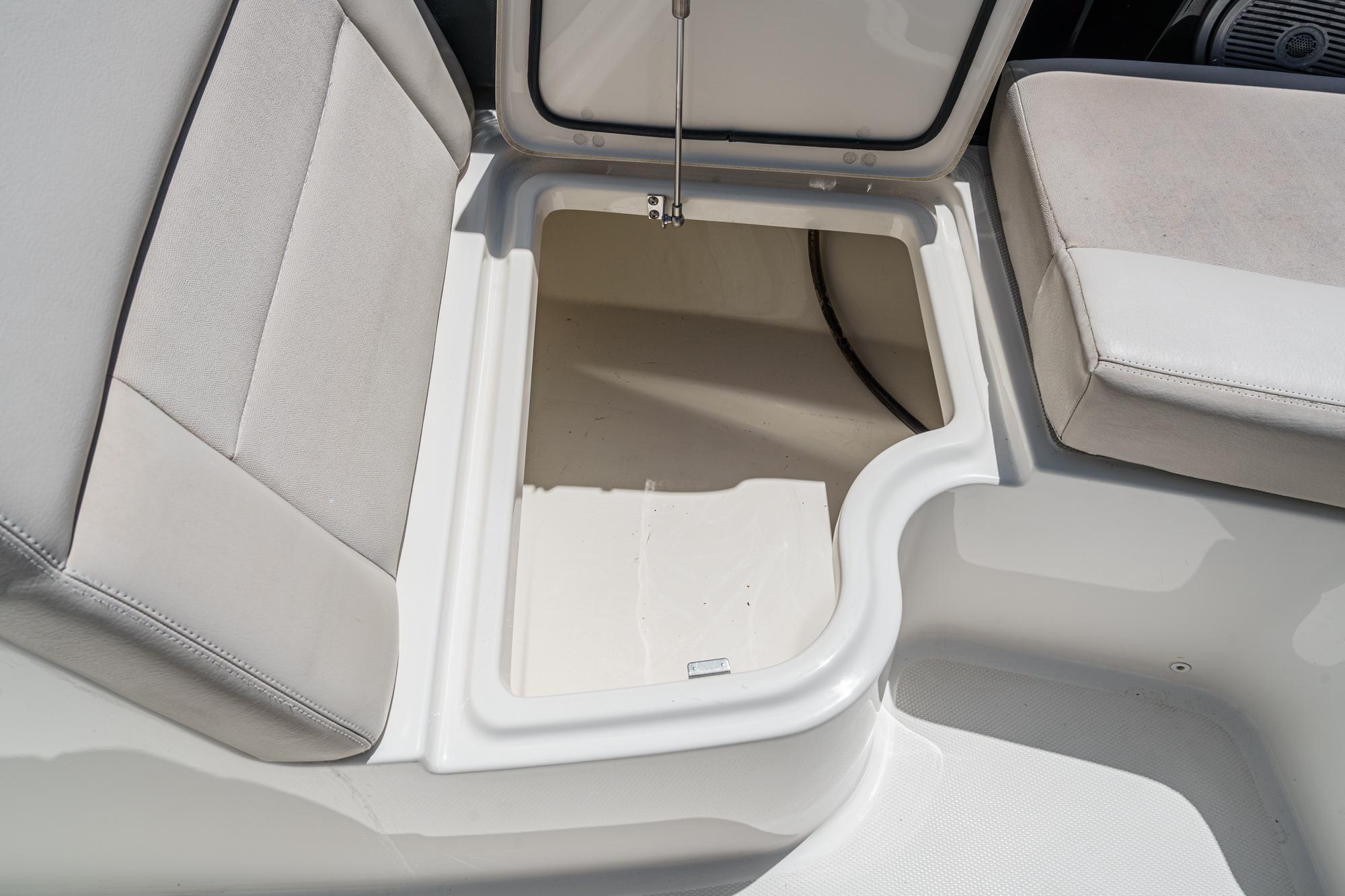 2019 Boston Whaler 270 Vantage #TBRM2431D inventory image at Sun Country Marine Group, San Diego Harbor Island 2019 Boston Whaler 270 Vantage #TBRM2431D inventory image at Sun Country Marine Group, San Diego Harbor Island