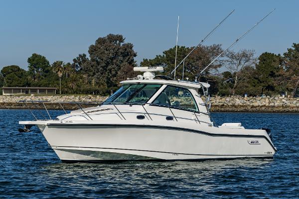 Photo of 2009 Boston Whaler 34'