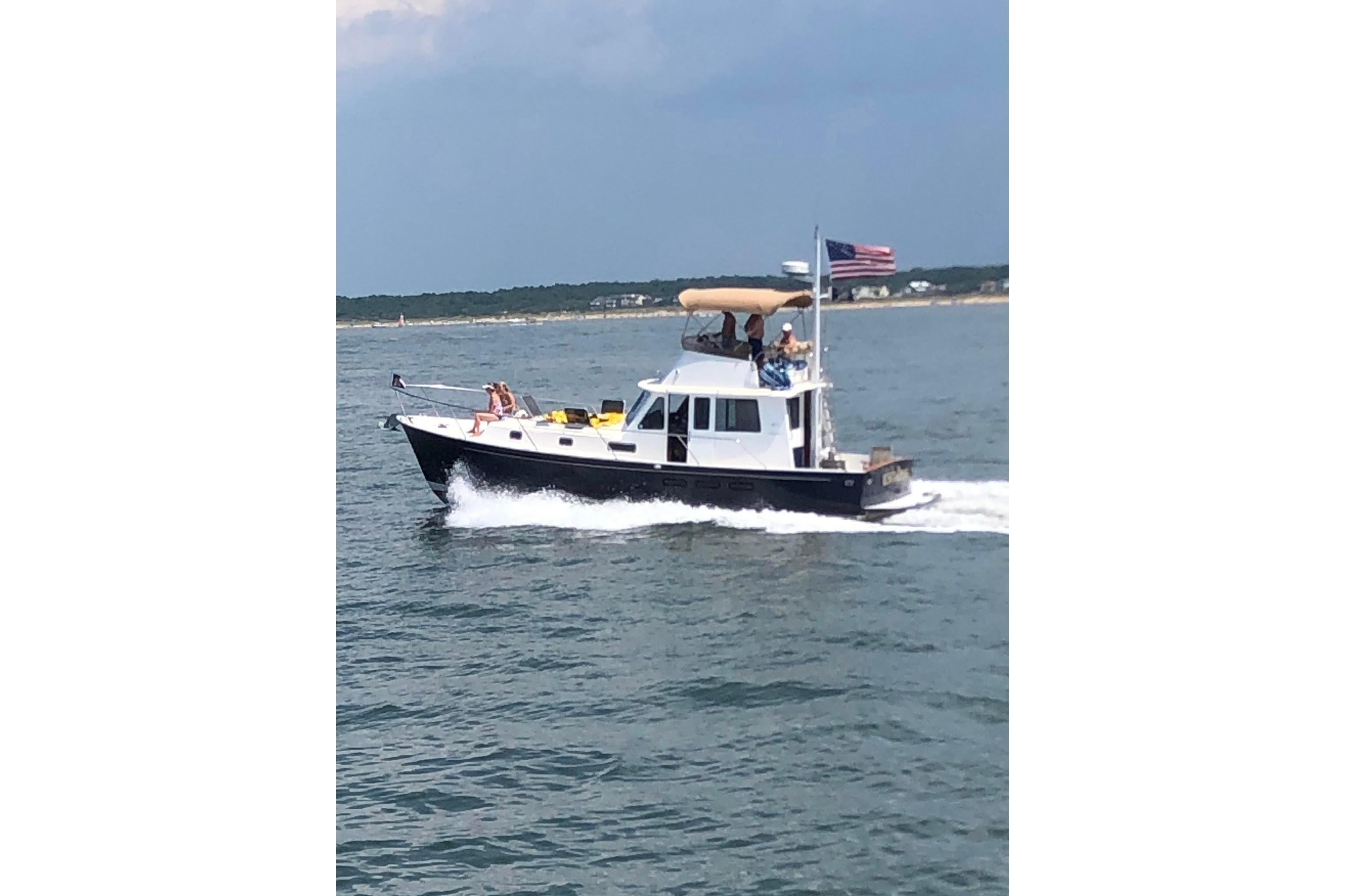 1999 Legacy Yachts 40 Sedan ESCAPADE