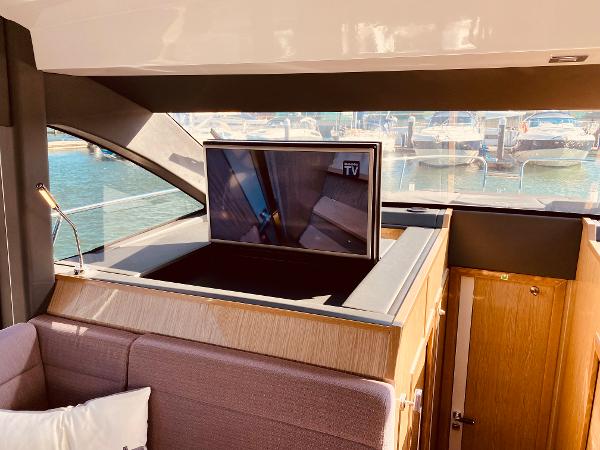 2019 Sealine F430