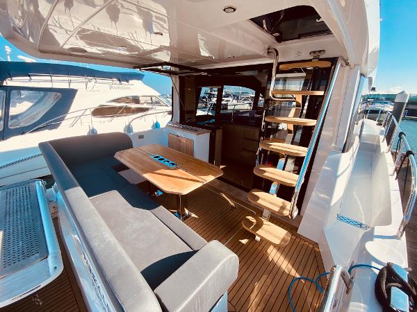 2019 Sealine F430
