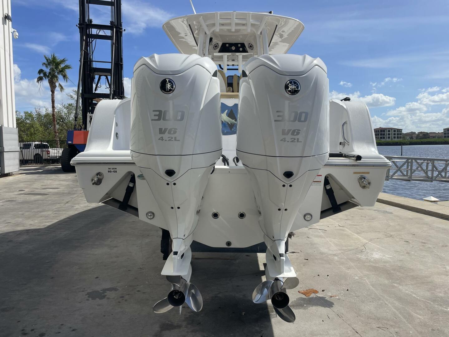 2021 Sportsman 302 OPEN-5