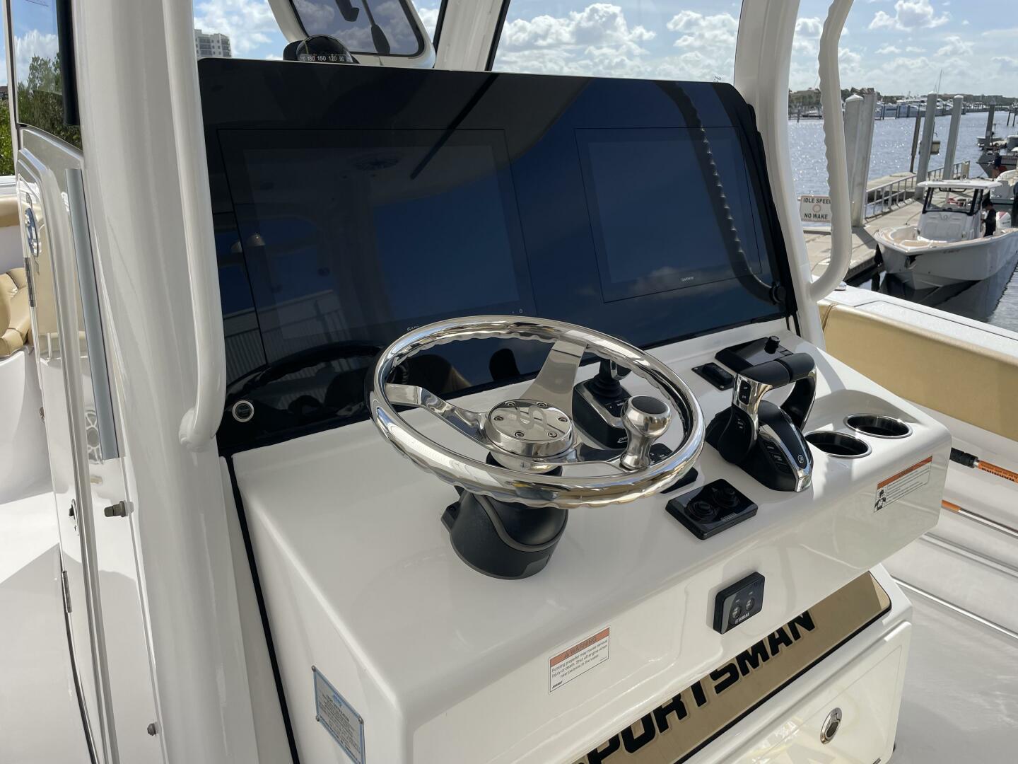 2021 Sportsman 302 OPEN-8