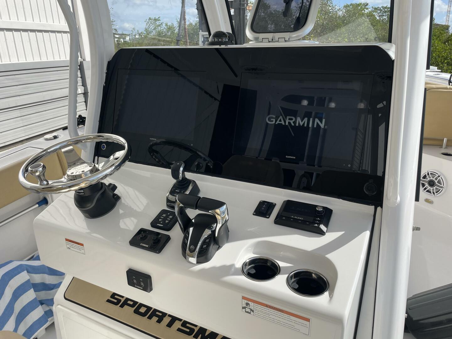 2021 Sportsman 302 OPEN-9