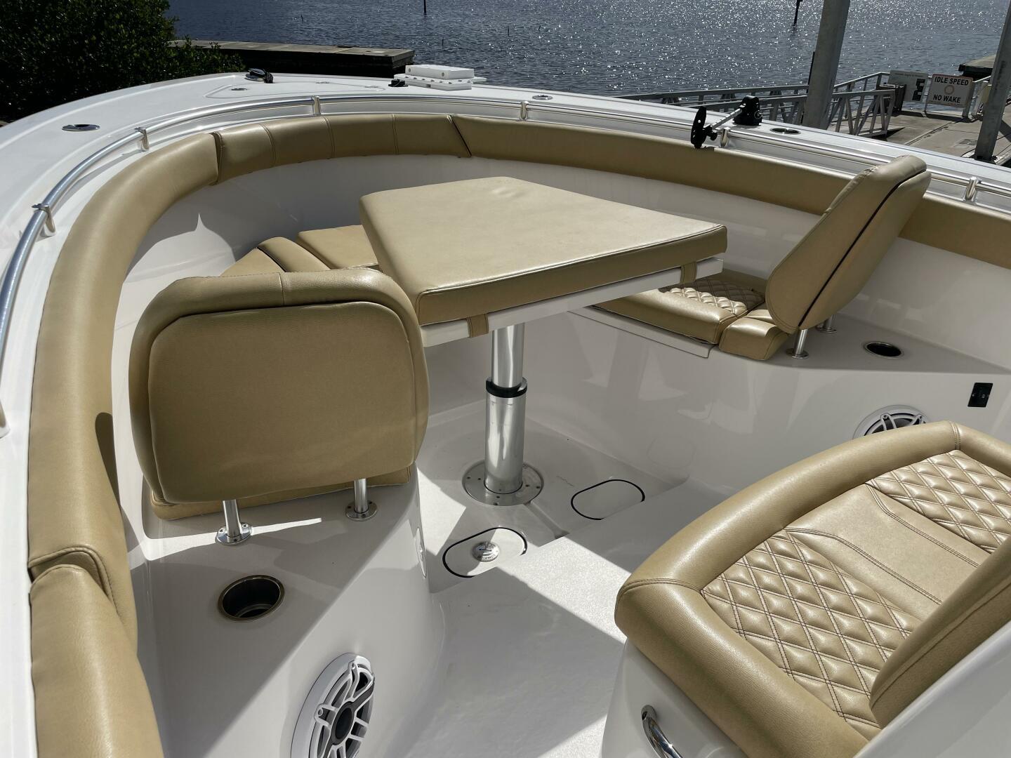 2021 Sportsman 302 OPEN-11