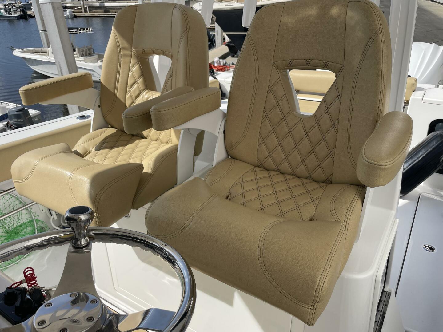 2021 Sportsman 302 OPEN-16