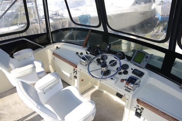 30' Tollycraft, Listing Number 100878754, - Photo No. 17