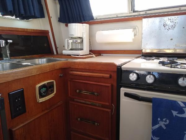 30' Tollycraft, Listing Number 100878754, - Photo No. 46