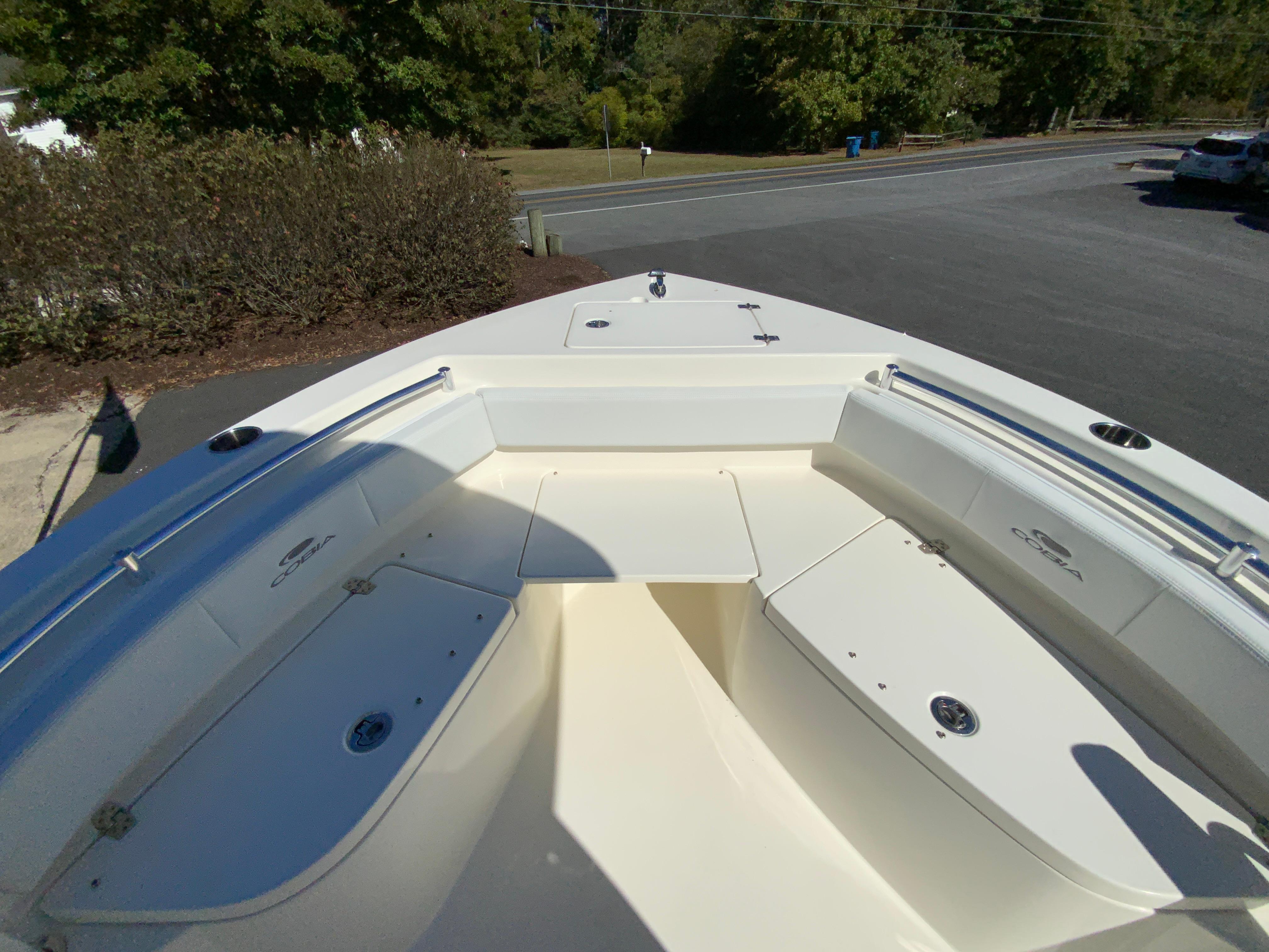 2025 Cobia 220 Center Console-10