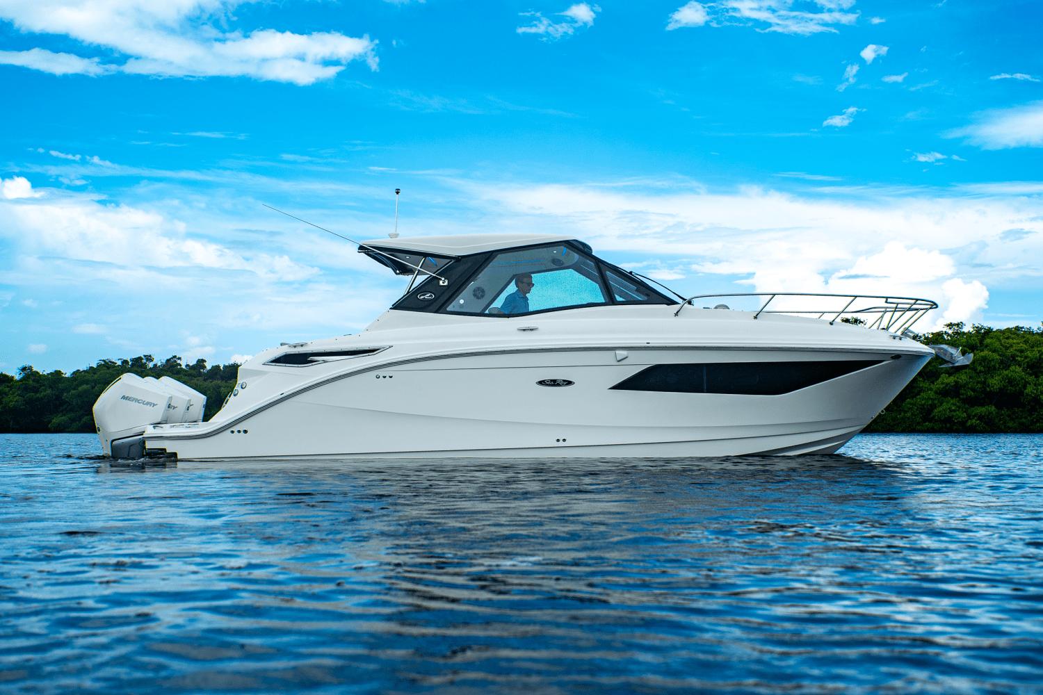 2021 Sea Ray sundancer 320 ob