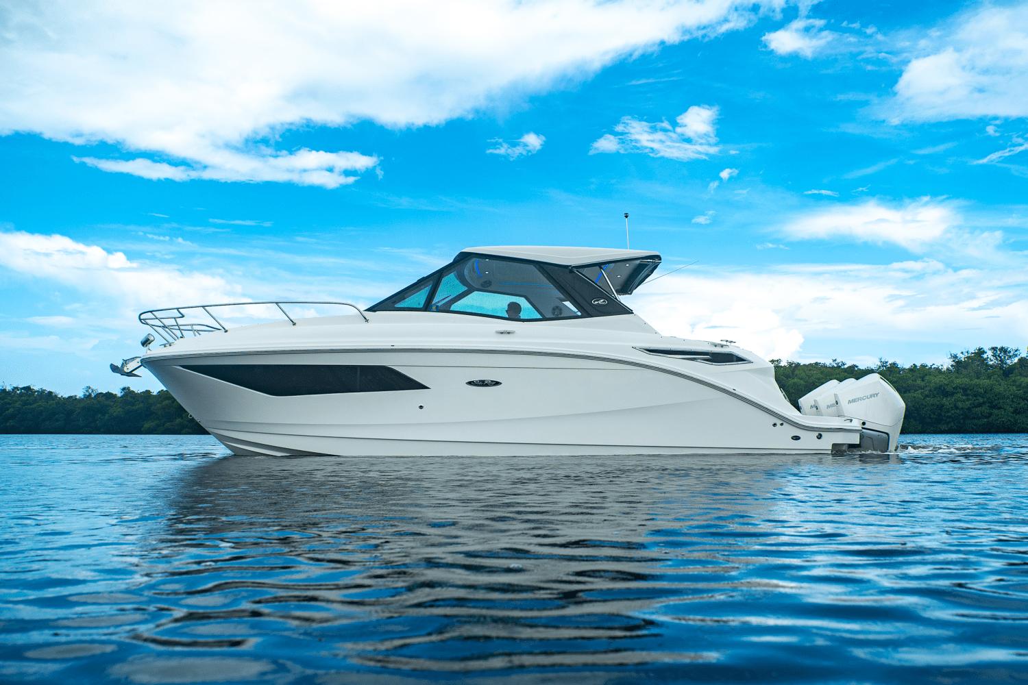 2021 Sea Ray sundancer 320 ob